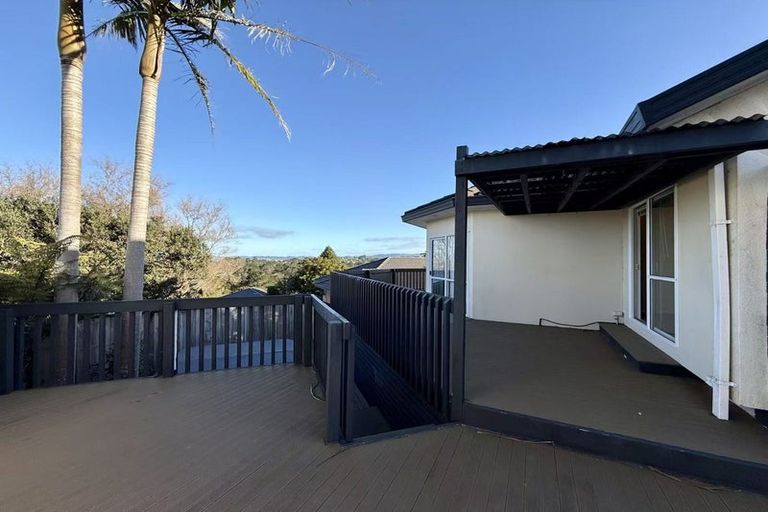 Photo of property in 13 Van Dyke Place, West Harbour, Auckland, 0618