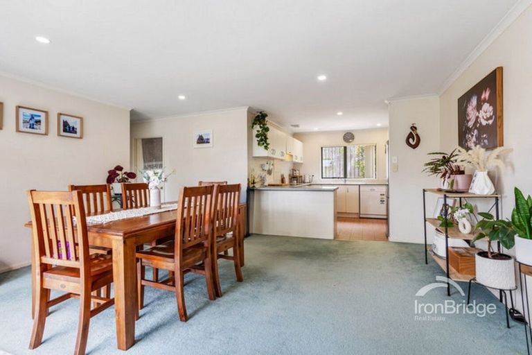 Photo of property in 22 San Pedro Place, Henderson, Auckland, 0612