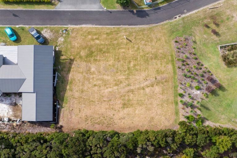 Photo of property in 14 Sunrise Place, Cable Bay, 0420