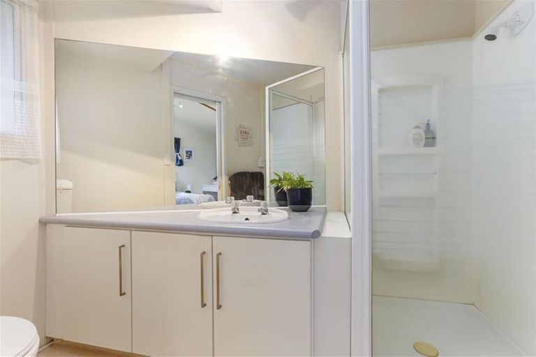 Photo of property in 80h Tirimoana Road, Te Atatu South, Auckland, 0602