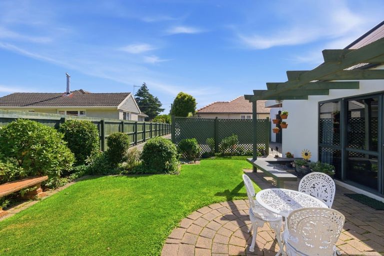 Photo of property in 2/139 Maidstone Road, Ilam, Christchurch, 8041