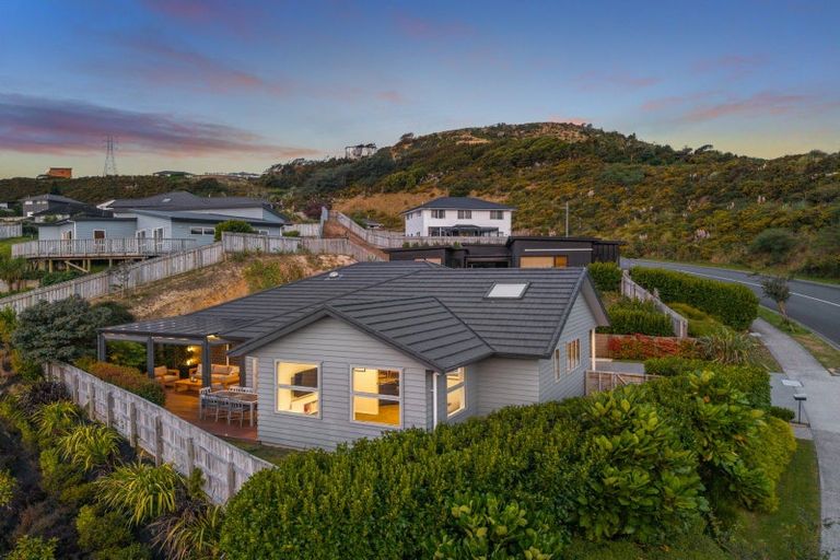 Photo of property in 202 Navigation Drive, Whitby, Porirua, 5024