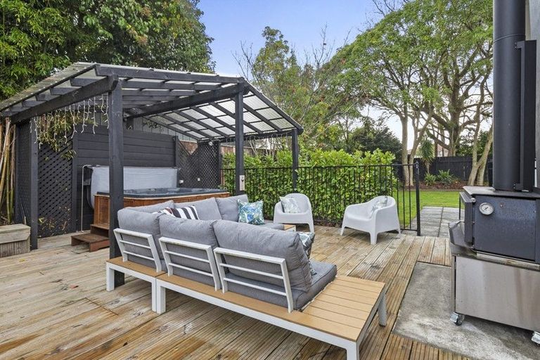 Photo of property in 28 Moerangi Street, West End, Palmerston North, 4410