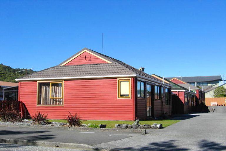 Photo of property in 37 Cowper Street, Greymouth, 7805