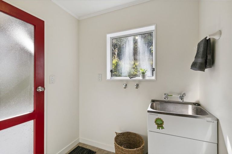 Photo of property in 11 Tralee Place, Johnsonville, Wellington, 6037