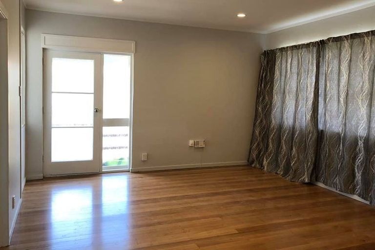 Photo of property in 1/27 Pakuranga Road, Pakuranga, Auckland, 2010