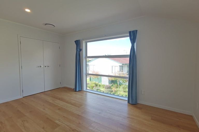 Photo of property in 25a Addison Drive, Glendene, Auckland, 0602
