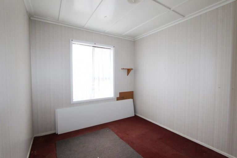 Photo of property in 32 Cambridge Street, Pahiatua, 4910