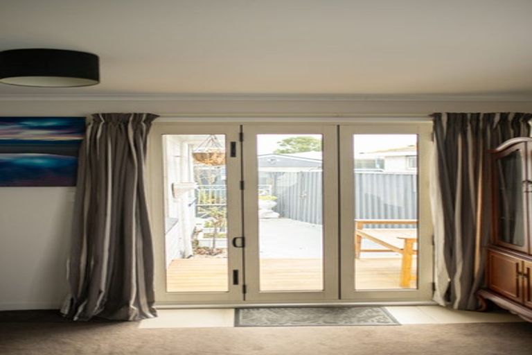 Photo of property in 3 Cornet Lane, Aranui, Christchurch, 8061