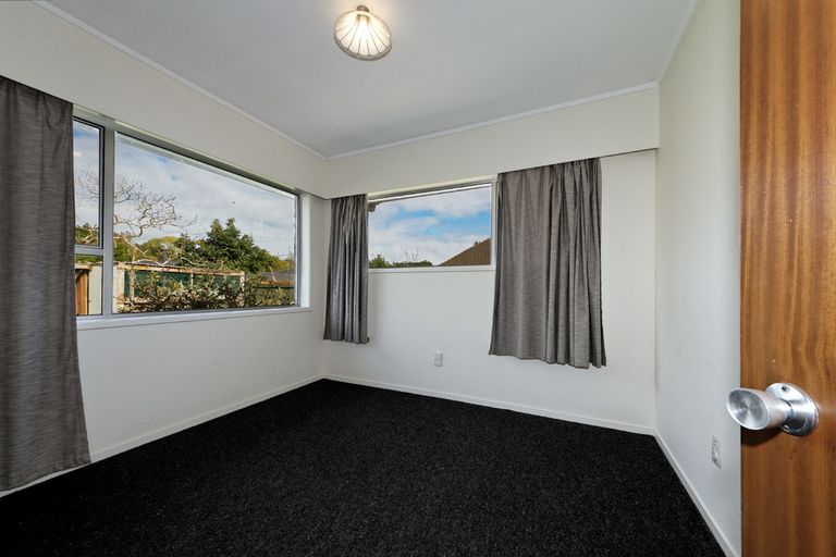 Photo of property in 136 Godley Road, Green Bay, Auckland, 0604