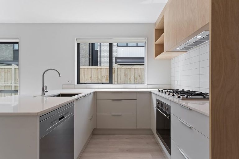 Photo of property in 18 Te Mura Crescent, Takanini, 2112