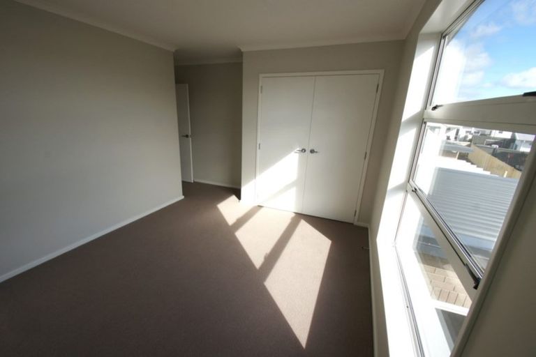 Photo of property in 10 Vincent Lane, Hobsonville, Auckland, 0616