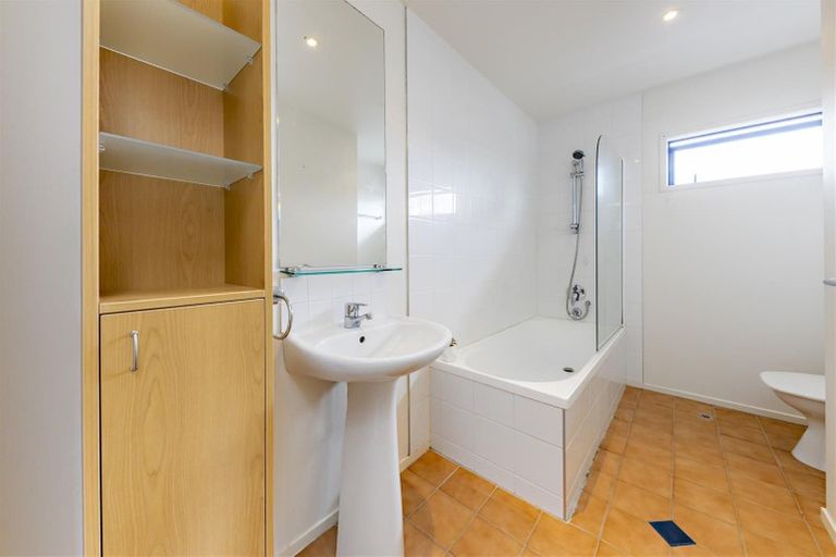 Photo of property in 40/2 Armoy Drive, East Tamaki, Auckland, 2016