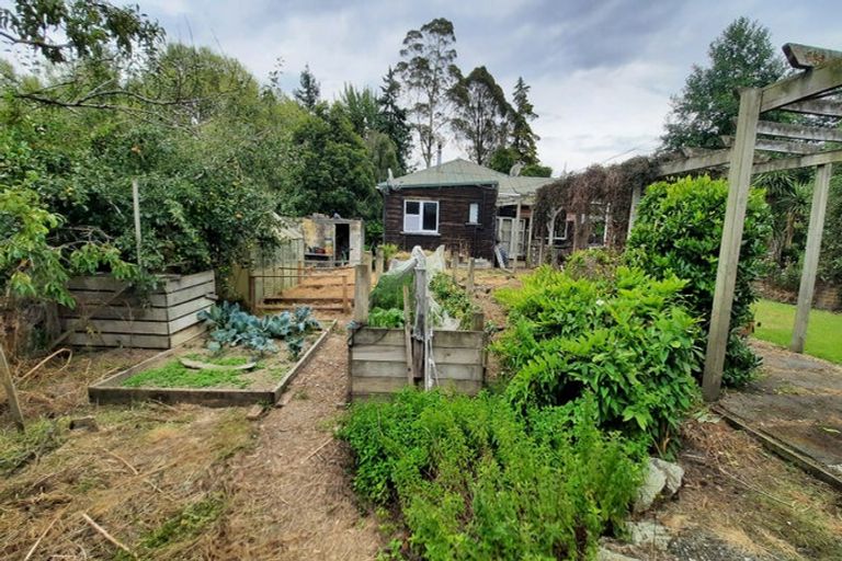 Photo of property in 746 Clutha River Road, Rongahere, Balclutha, 9274