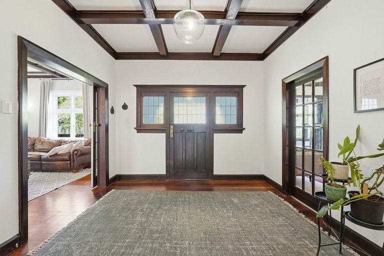 Photo of property in 5 Parkes Avenue, Saint Johns Hill, Whanganui, 4501