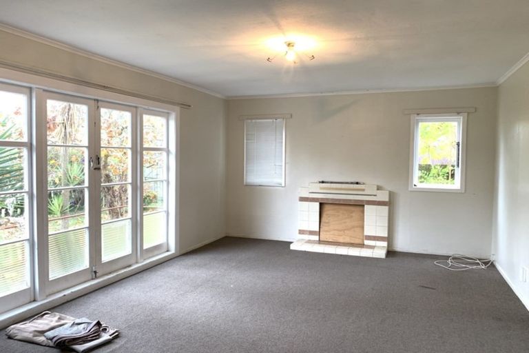Photo of property in 37 Christmas Road, Manurewa, Auckland, 2102