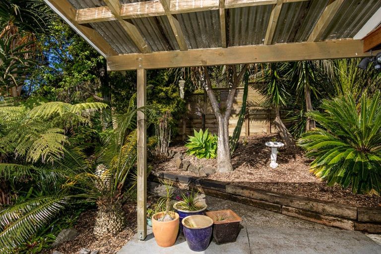 Photo of property in 1/757 West Coast Road, Oratia, Auckland, 0604