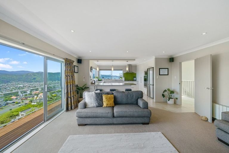 Photo of property in 34 Arahiwi Grove, Tirohanga, Lower Hutt, 5010