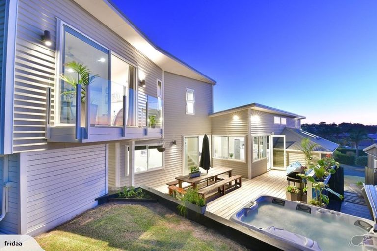 Photo of property in 69 De Luen Avenue, Tindalls Beach, Whangaparaoa, 0930