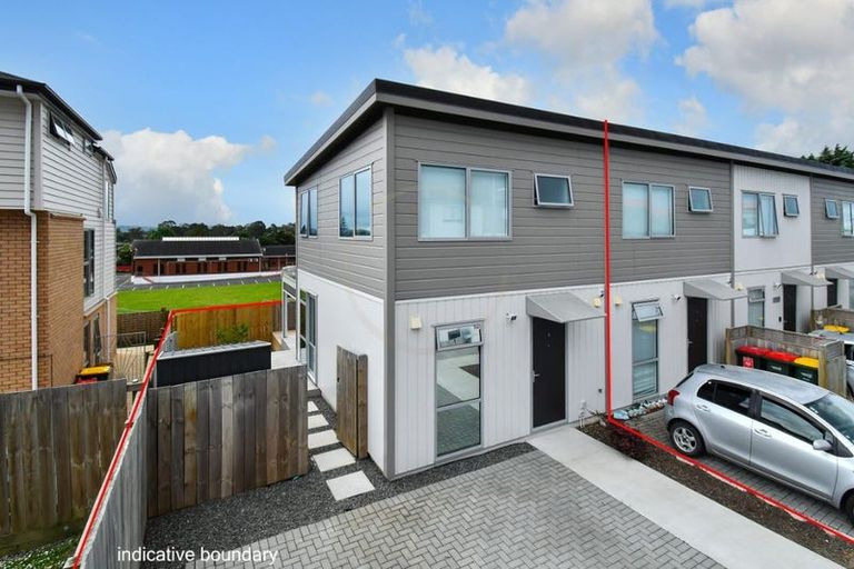 Photo of property in 1 Kanorau Place, Mangere, Auckland, 2022