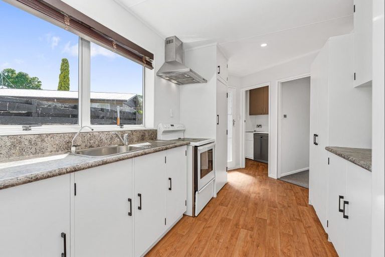 Photo of property in 15 Escort Grove, Awapuni, Palmerston North, 4412