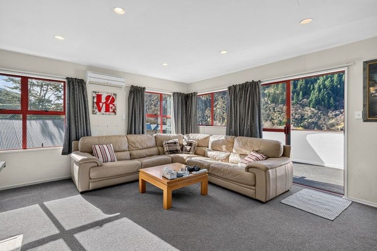 Photo of property in 8a Kiely Lane, Queenstown, 9300