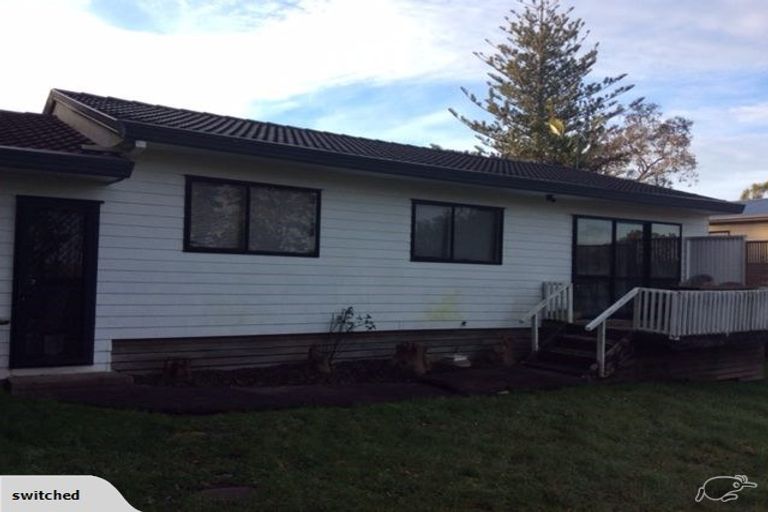 Photo of property in 2/54 Gloria Avenue, Te Atatu Peninsula, Auckland, 0610