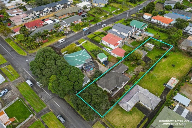 Photo of property in 22 Brandon Road, Glen Eden, Auckland, 0602