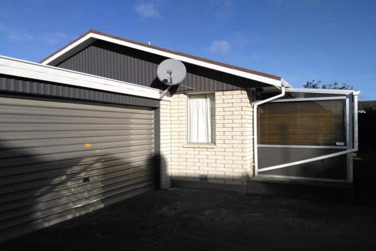 Photo of property in 2/129 Maidstone Road, Ilam, Christchurch, 8041