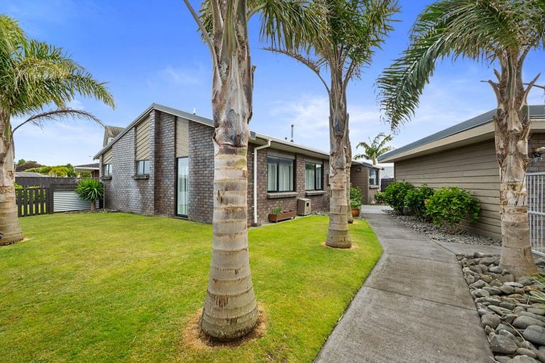 Photo of property in 39 Tiverton Crescent, Whalers Gate, New Plymouth, 4310