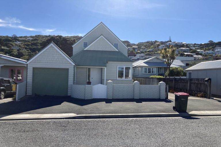 Photo of property in 60a Freyberg Street, Lyall Bay, Wellington, 6022