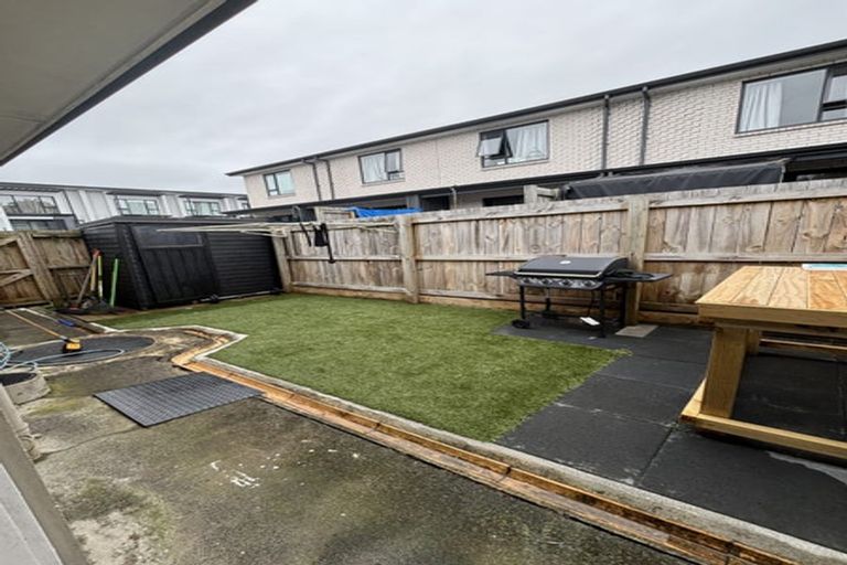 Photo of property in 1/10 Agincourt Street, Glenfield, Auckland, 0629