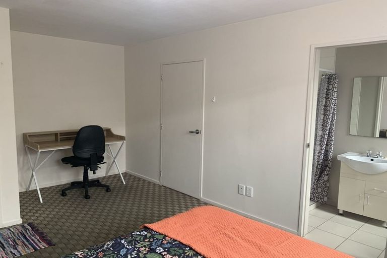 Photo of property in 158a Peverel Street, Riccarton, Christchurch, 8041