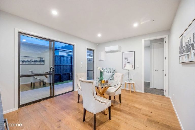 Photo of property in 18 Madden Avenue, Kumeu, 0810