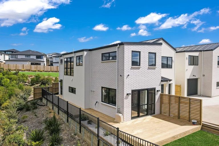 Photo of property in 25 Tannaghmore Drive, Flat Bush, Auckland, 2019