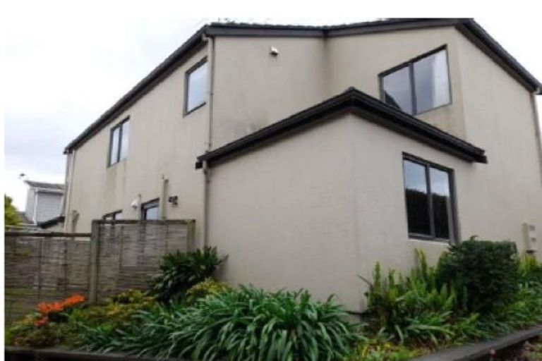 Photo of property in 2/26a Dallinghoe Crescent, Milford, Auckland, 0620