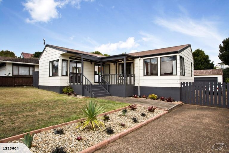 Photo of property in 5 Tadley Court, Goodwood Heights, Auckland, 2105
