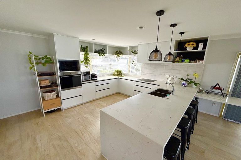 Photo of property in 49a Everard Avenue, Army Bay, Whangaparaoa, 0930