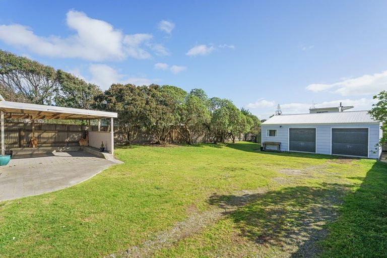 Photo of property in 39 Dixie Street, Te Horo Beach, Otaki, 5581