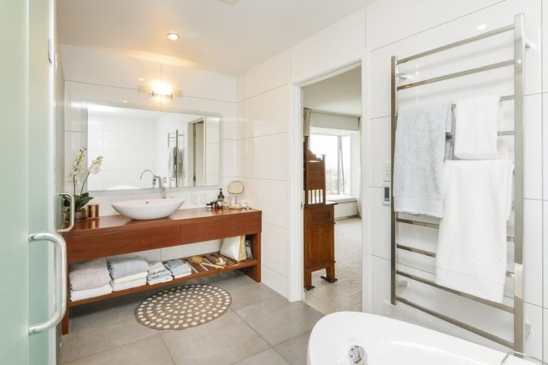 Photo of property in 51 The Strand, Fitzherbert, Palmerston North, 4410