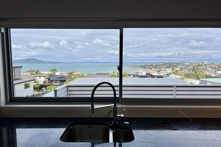 Photo of property in 3/3 Marama Street, Castor Bay, Auckland, 0620