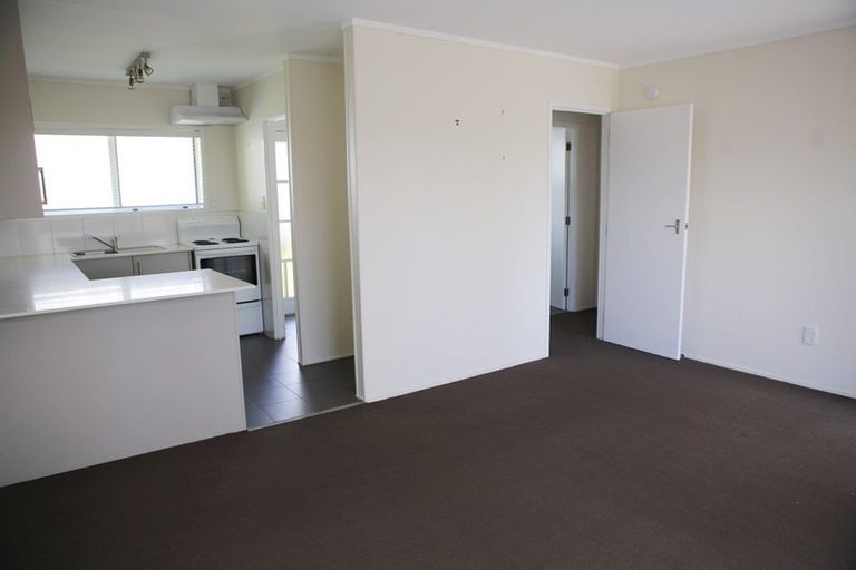 Photo of property in 3/25 Widmore Drive, Massey, Auckland, 0614