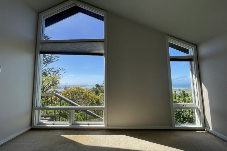 Photo of property in 116 Moncks Spur Road, Redcliffs, Christchurch, 8081