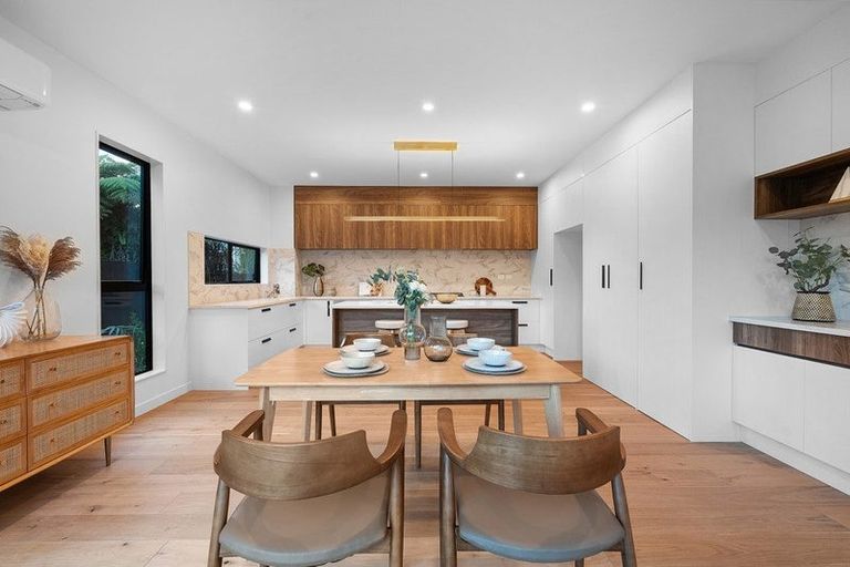 Photo of property in 41d Sunnynook Road, Forrest Hill, Auckland, 0620