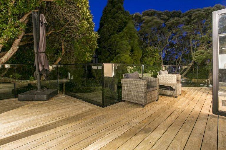 Photo of property in 2/92 Churchill Road, Murrays Bay, Auckland, 0630