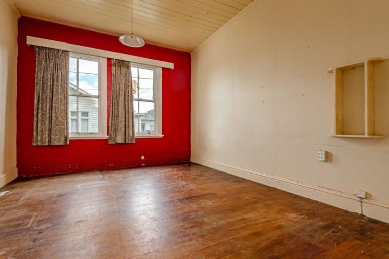 Photo of property in 393 College Street, Hokowhitu, Palmerston North, 4410
