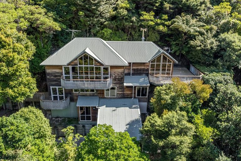 Photo of property in 19 Marama Terrace, Eastbourne, Lower Hutt, 5013