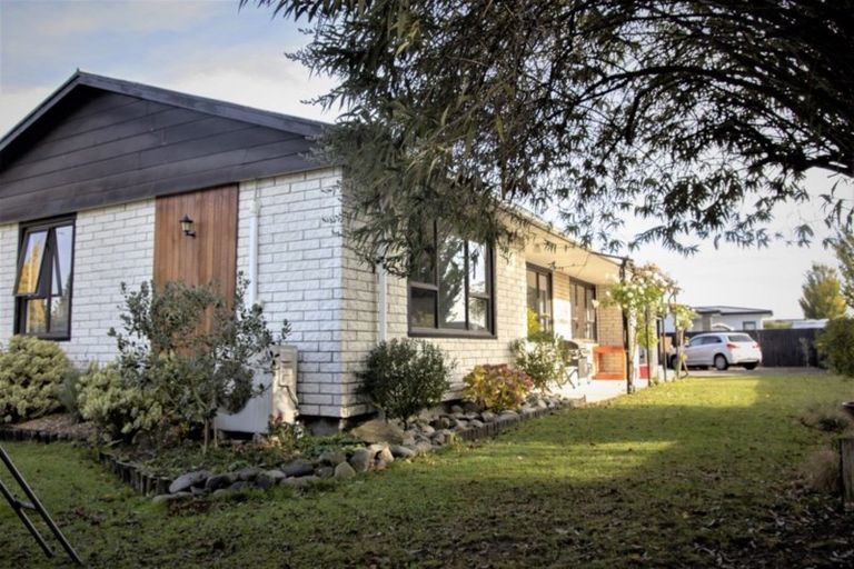 Photo of property in 1a Elm Drive, Rangiora, 7400