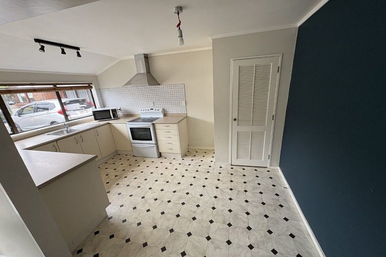 Photo of property in 6 Flinders Place, Johnsonville, Wellington, 6037