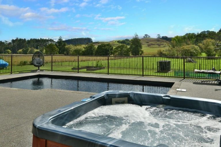 Photo of property in 648 Kahikatea Flat Road, Waitoki, Kaukapakapa, 0871